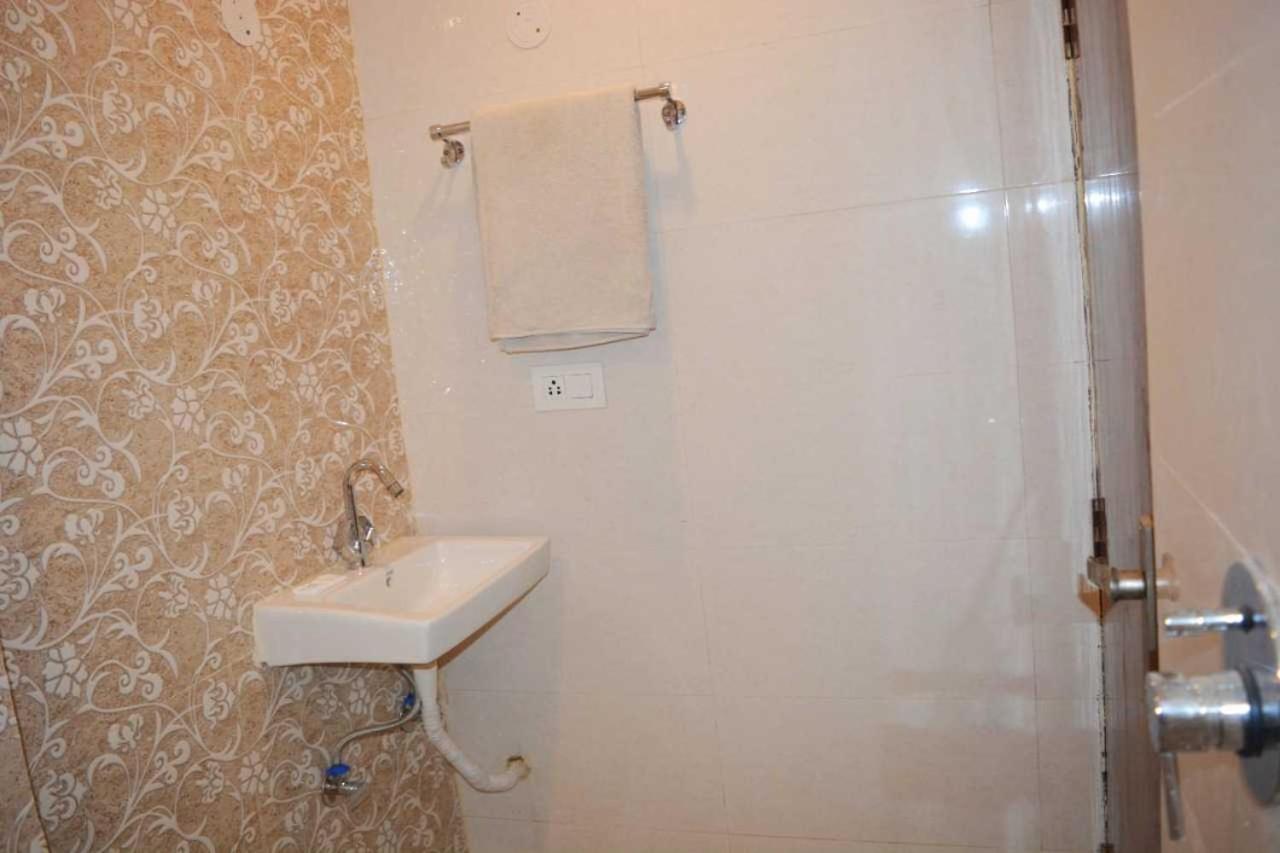 Hotel O Alpha Stay New Delhi Luaran gambar